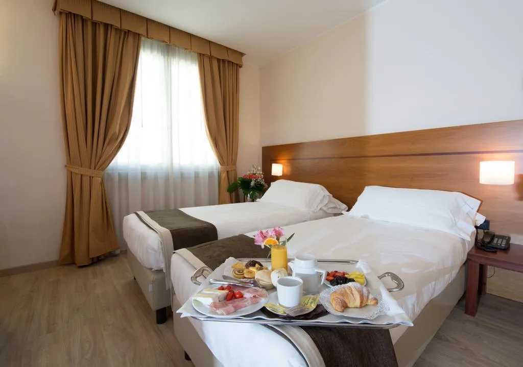 General view, Hotel Royal Falcone, Milan