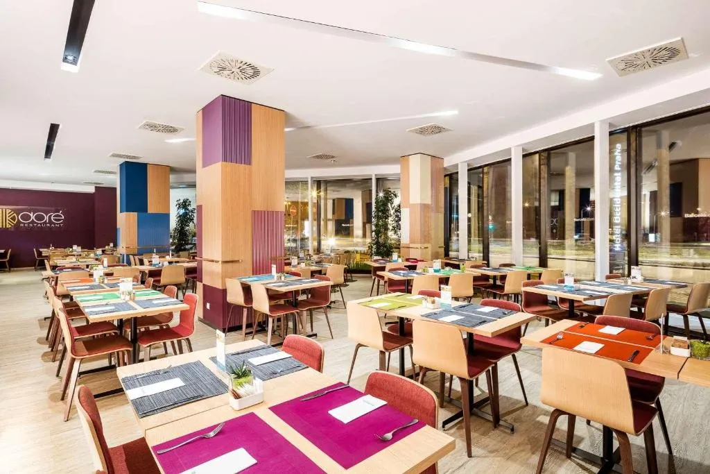 Restaurant, Occidental Praha, Prague