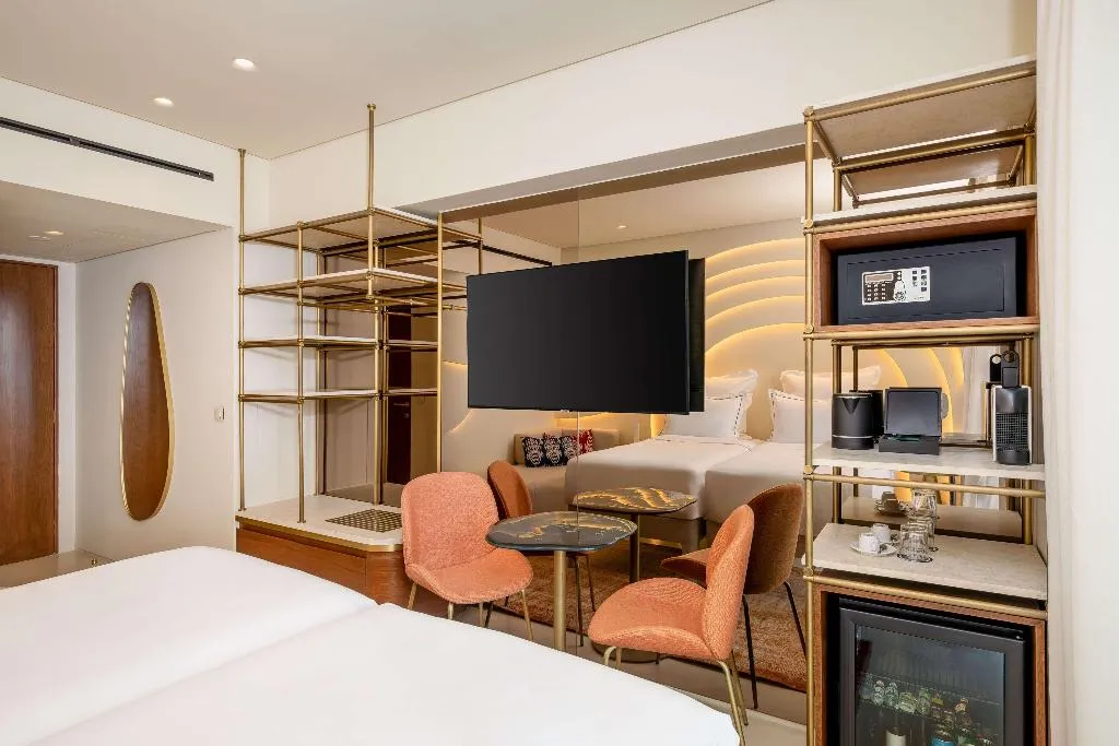 TWIN CLASSIC SEA VIEW Room, Isla Brown Corinthia Resort & Spa, Curio Collect, Athens