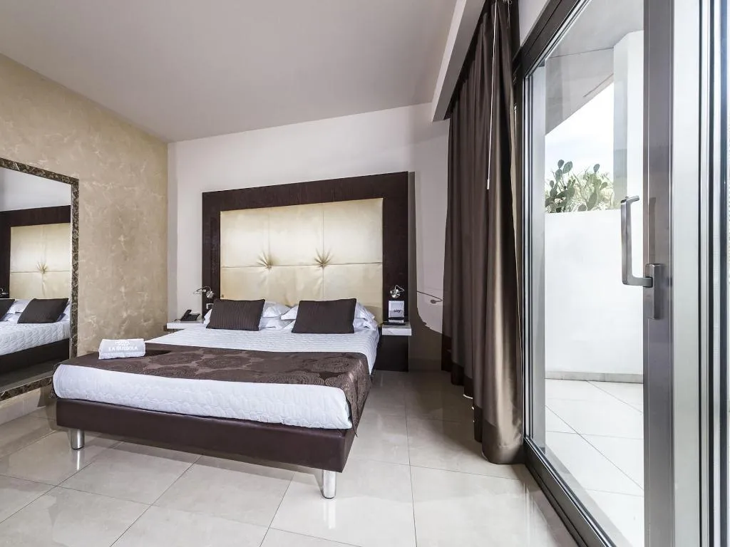 Room, La Bussola, Catania
