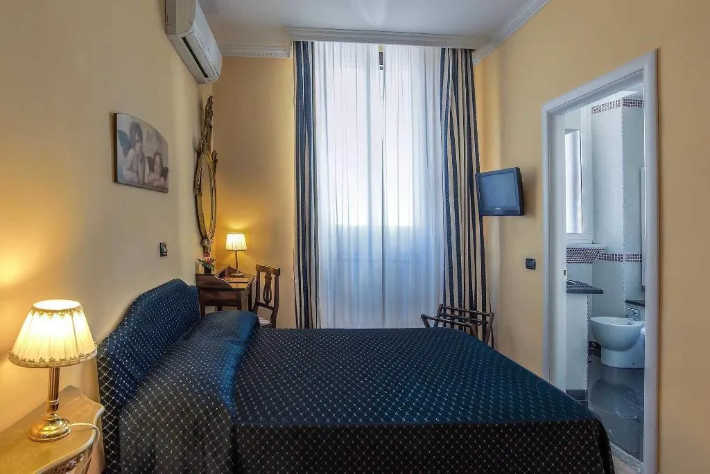 Room, Hotel Caracciolo, Naples