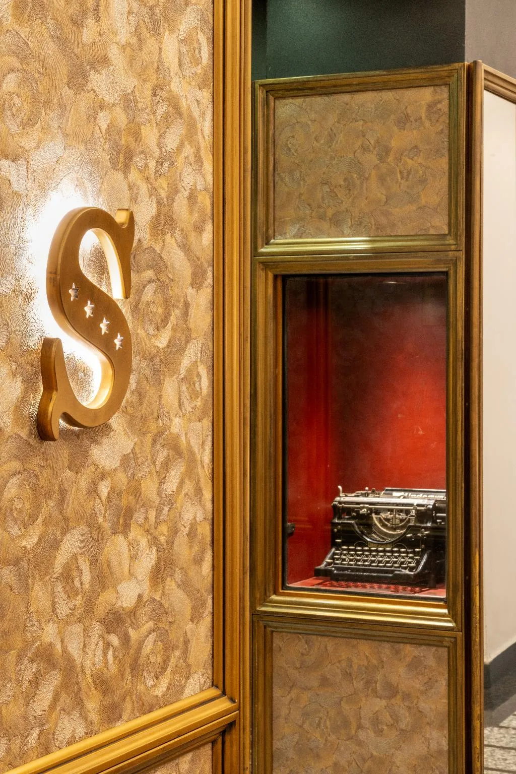 Lobby, Sanpi Milano, Milan