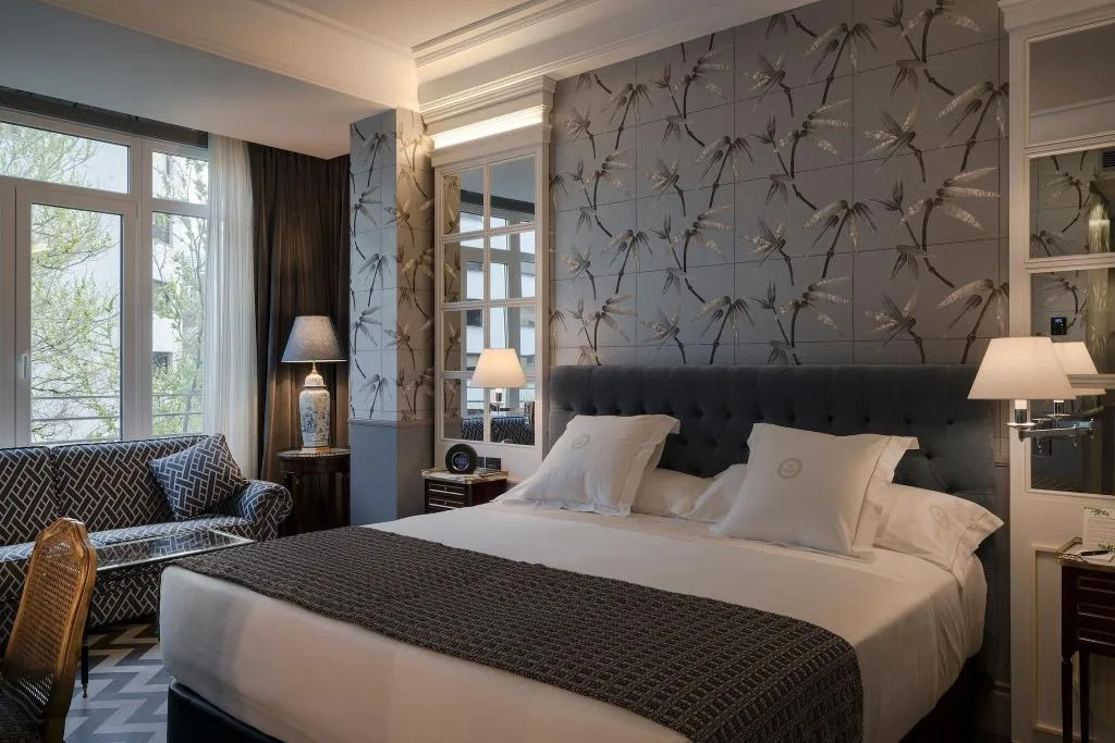 TRIPLE DELUXE TWO BEDS Room, Relais & Châteaux Heritage Madrid, Salamanca