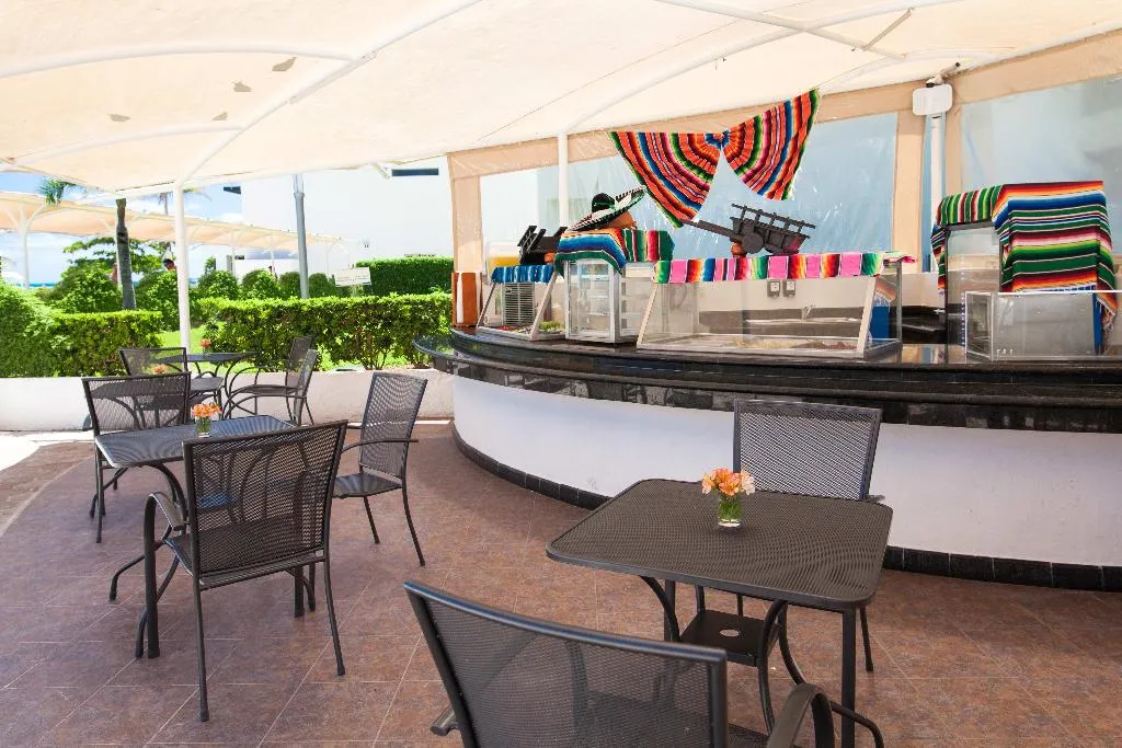 Terrace, Aquamarina Beach, Cancun Area