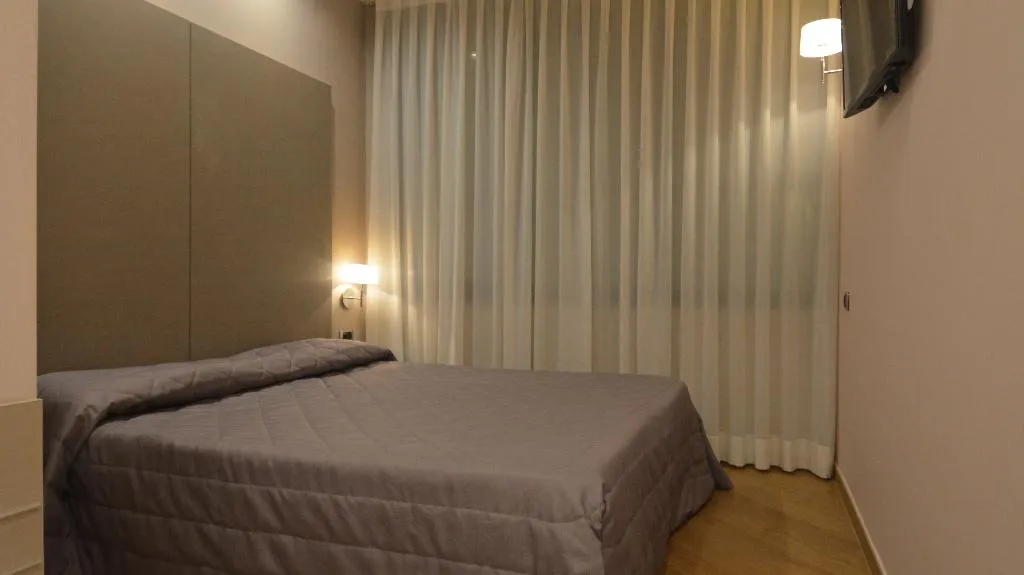 Double or Twin STANDARD Room, Magris Hotel, Naples
