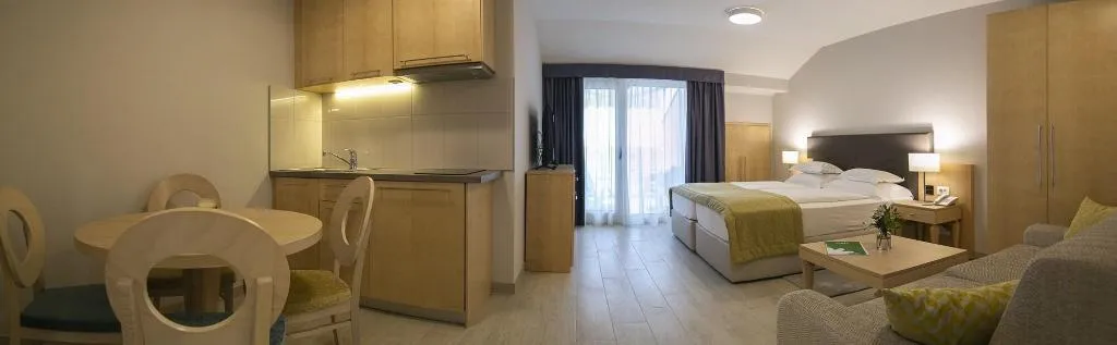 Room, Aparthotel Flora, Split
