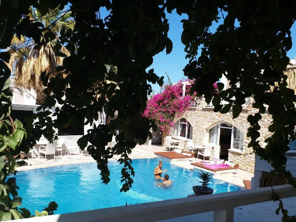 Sports and Entertainment, Atalos Suites, Santorini