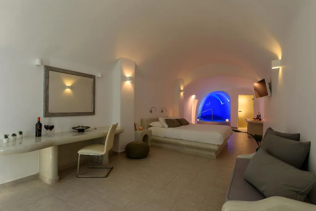 SUITE CAPACITY 2 Room, Pegasus Suites & Spa, Santorini