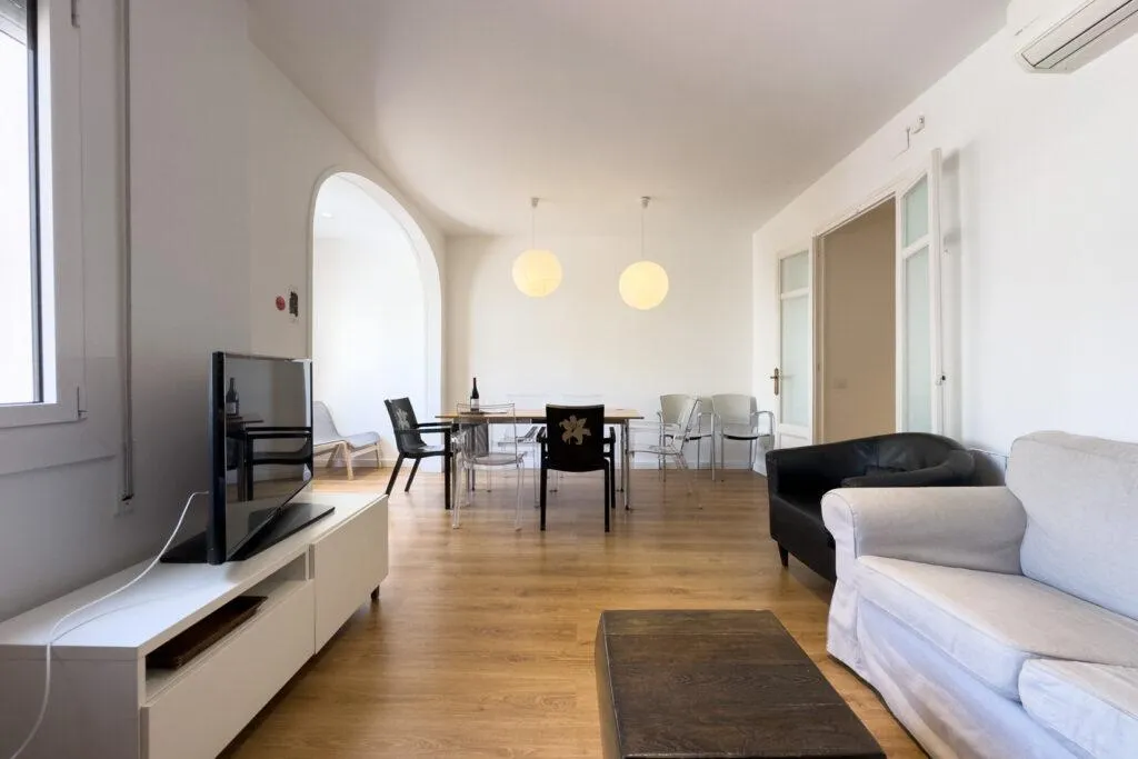 APARTMENT FOUR BEDROOMS Room, Ainb Barcelona Sants Apartments, Barcelona