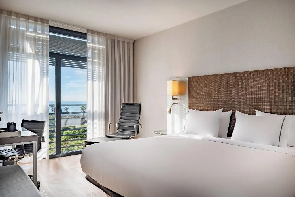DOUBLE GARDEN VIEW KING BED Room, AC Gava Mar, Barcelona