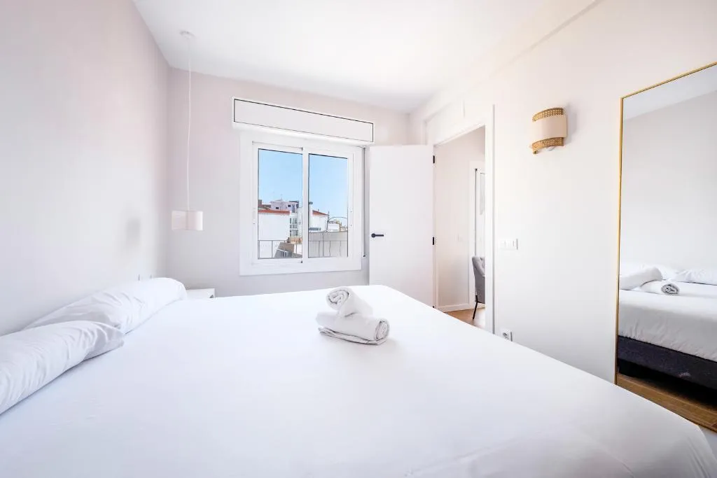 APARTMENT CAPACITY 5 Room, Ainb Barcelona Sants Apartments, Barcelona