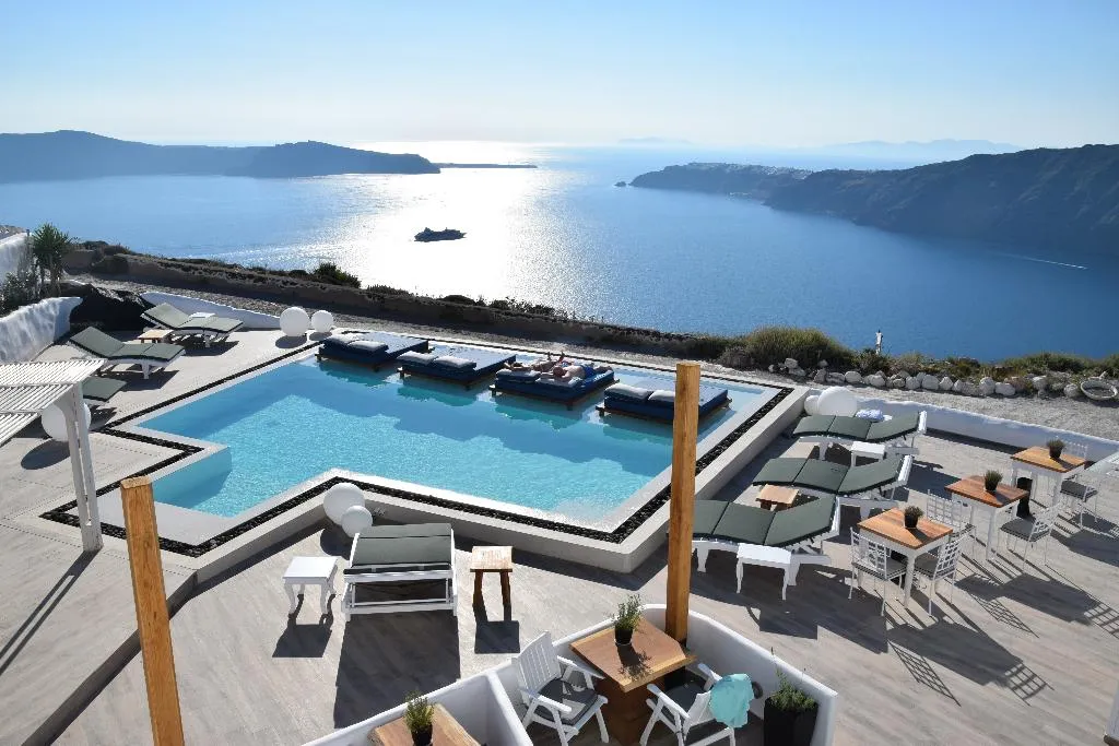 Pool, Amaze Suites, Santorini