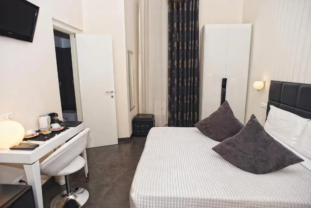 DOUBLE SINGLE USE STANDARD Room, Deko Rome, Rome