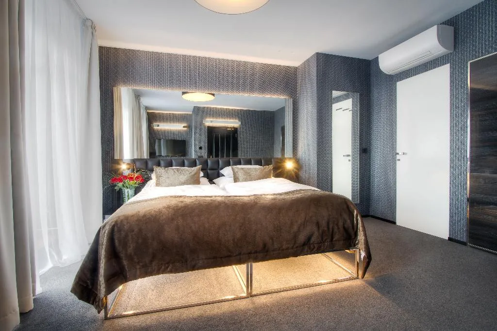 DOUBLE DELUXE Room, Mucha, Prague