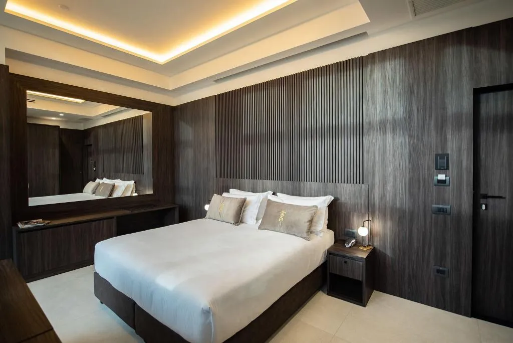 Room, Gold Tower Lifestyle Hotel, Naples