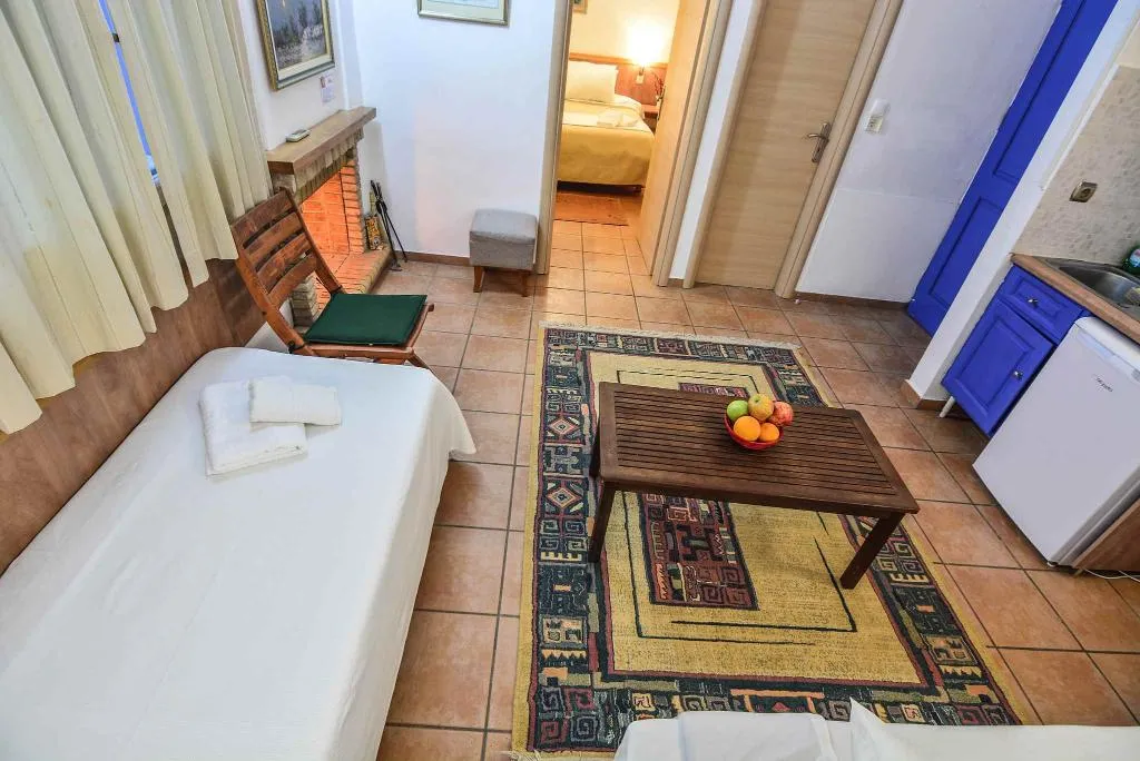 QUADRUPLE DELUXE TWO BEDROOM Room, Green Village, Athens