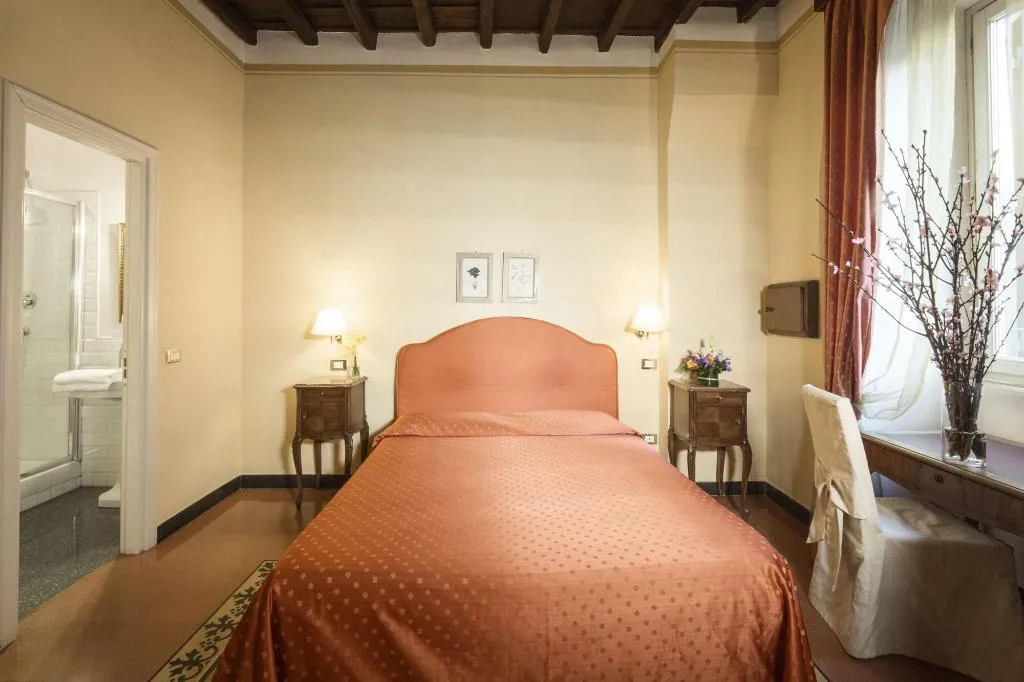Room, Casa de' Fiori Biscione, Rome