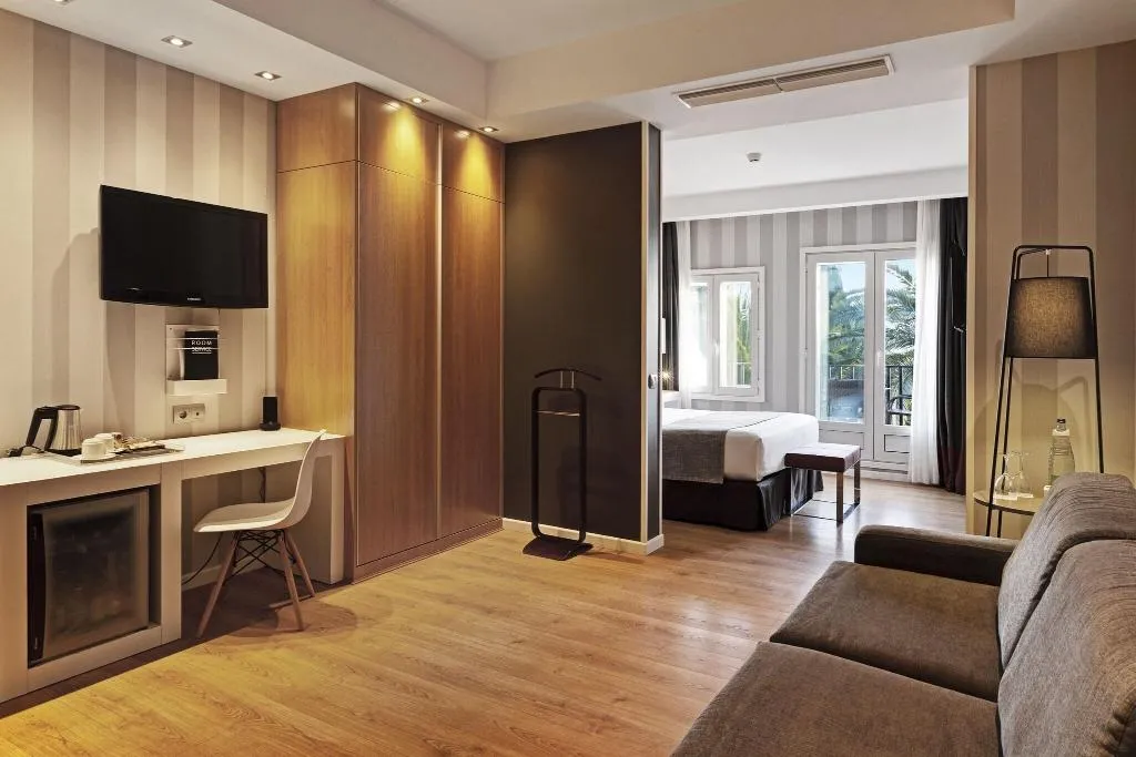 DOUBLE SUPERIOR Room, Catalonia Reina Victoria Hotel, Costa Del Sol
