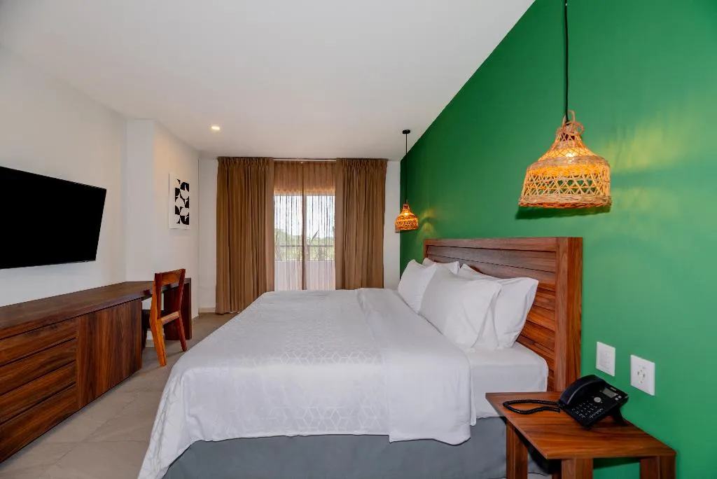SUITE KING SIZE BED Room, Holiday Inn Tulum Downtown, Cancun Area