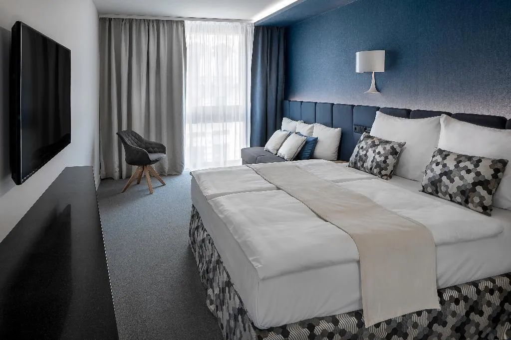 TRIPLE DELUXE Room, Urban Creme, Prague