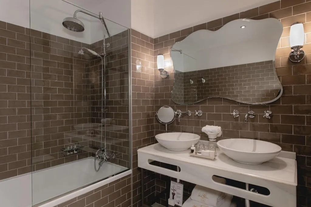 DOUBLE DELUXE KING BED Room, Gravina 51, Seville