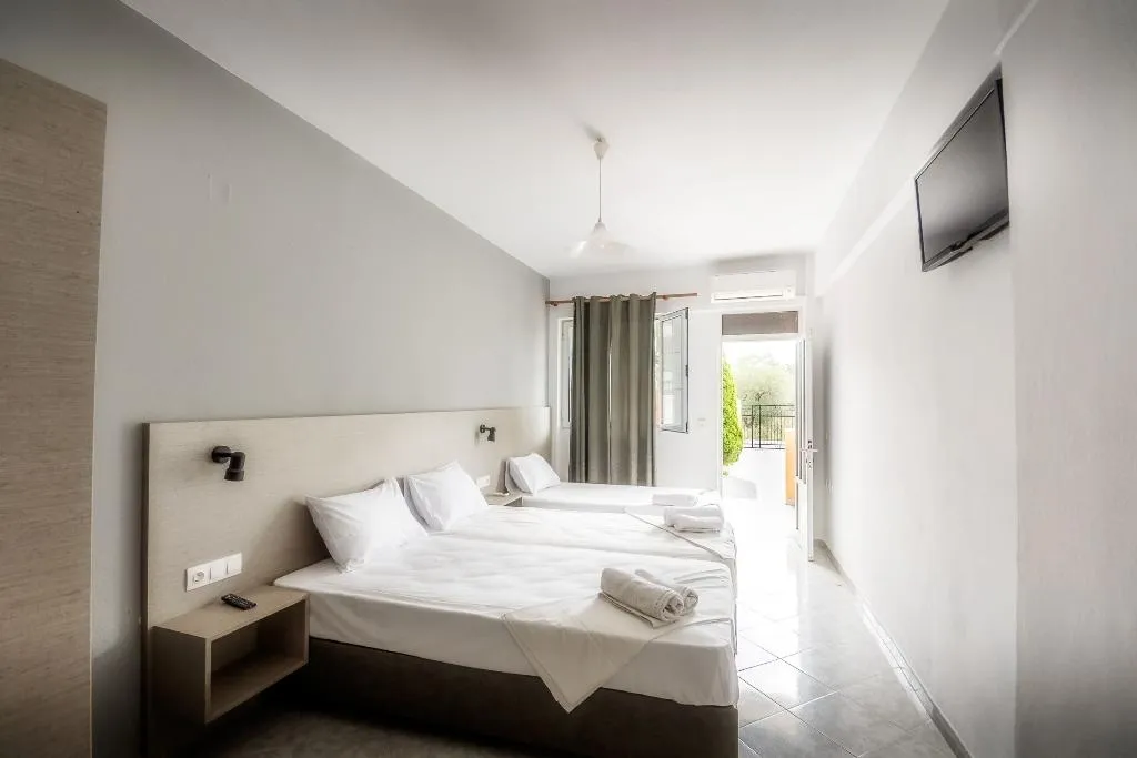 TRIPLE WITH VIEWS Room, Nikos Villas, Corfu