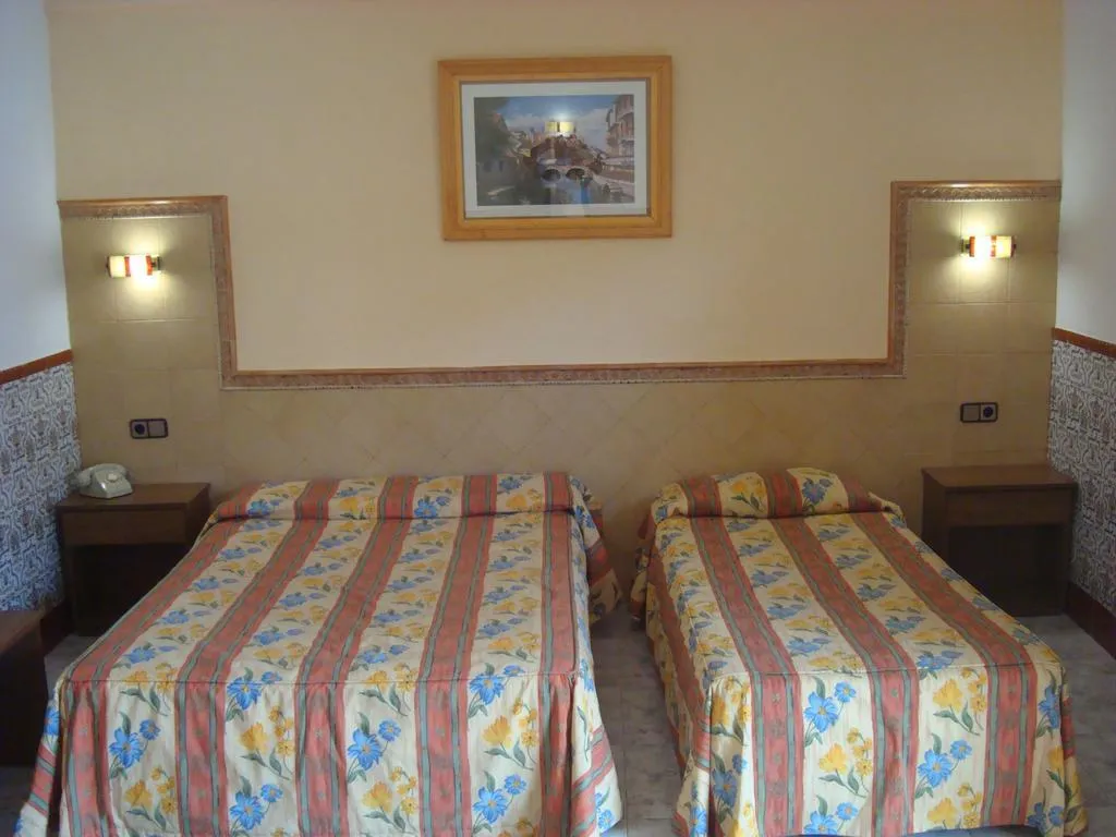 DOUBLE CAPACITY 3 Room, Univers, Costa Brava
