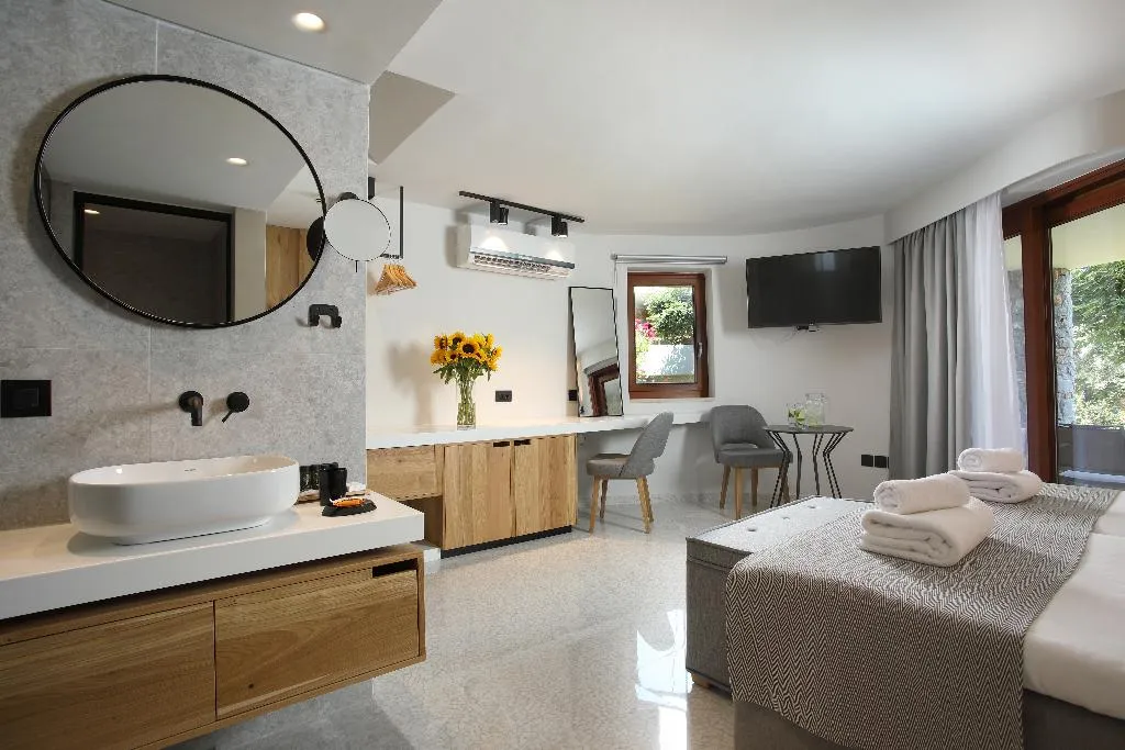 BUNGALOW GARDEN VIEW Room, Ikaros Beach Luxury Resort Spa, Crete