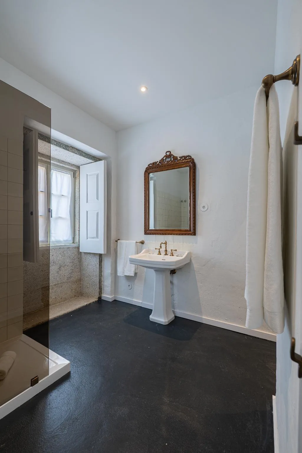 DOUBLE SUPERIOR Room, CasaNova Farmhouse, Porto