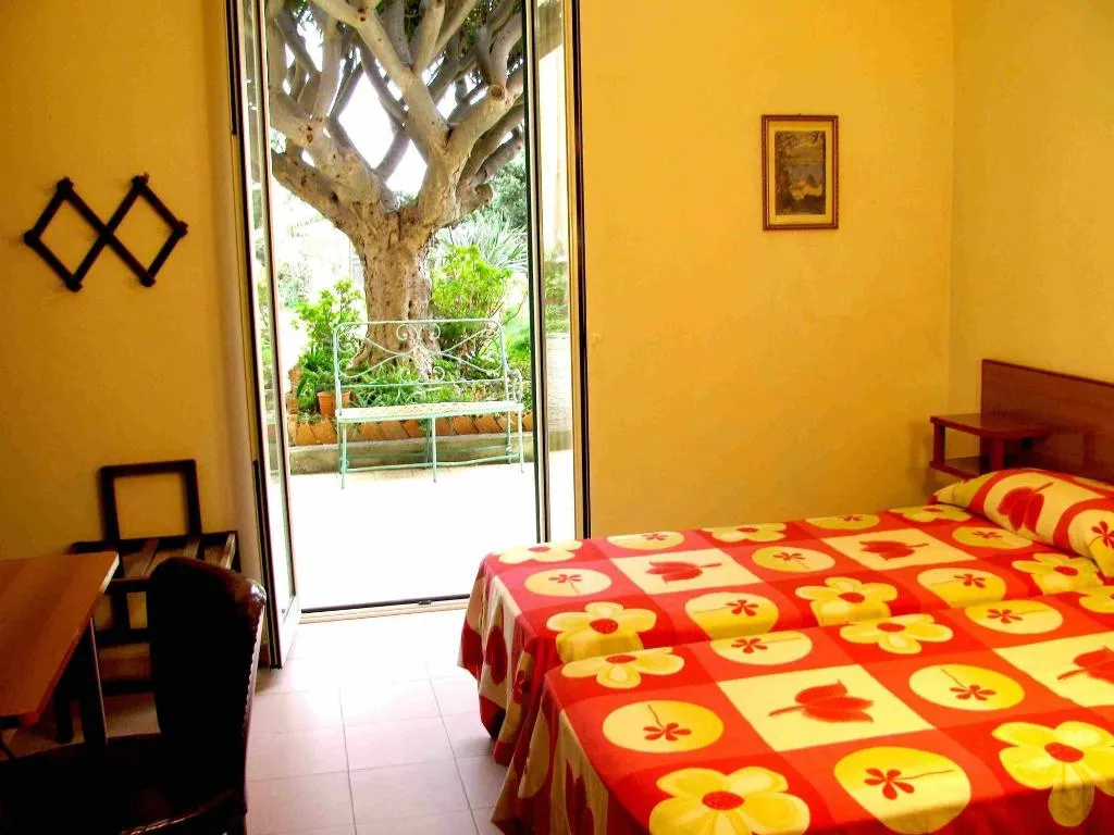 Room, Bed And Breakfast Le Palme, Catania