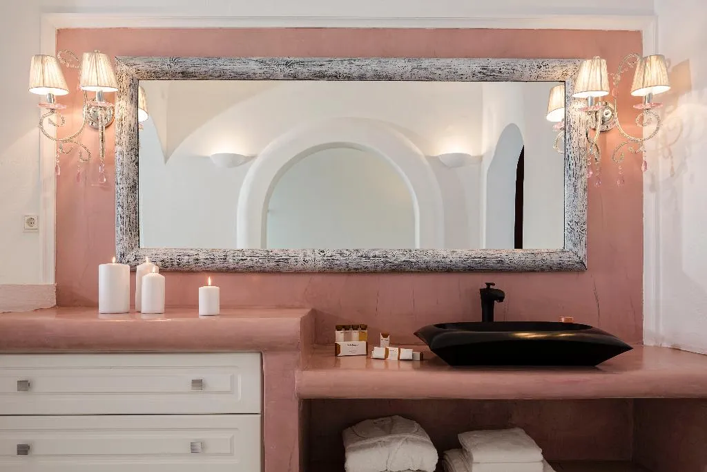 SUITE WITH JACUZZI Room, Amber Light Villas, Santorini