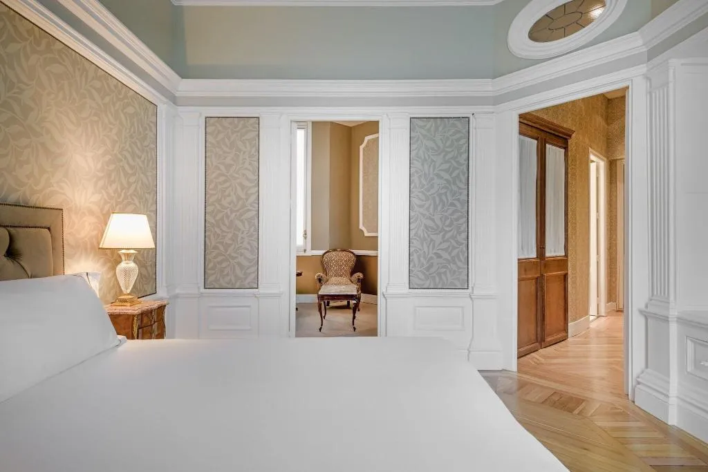 DOUBLE PREMIUM KING BED Room, AC Hotel Palacio del Retiro Autograph Collection, Madrid