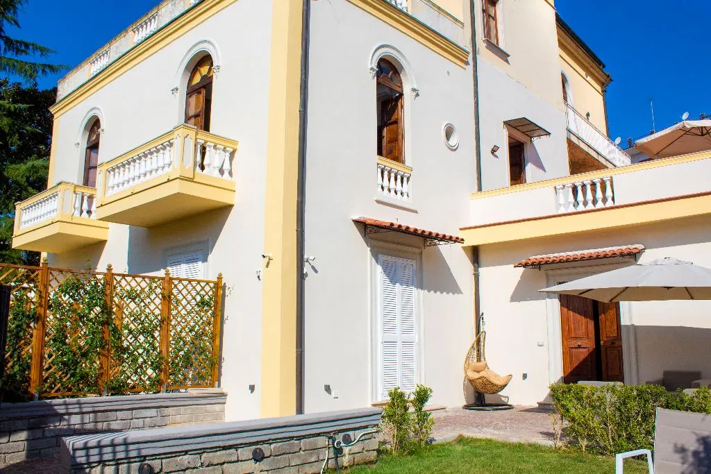 General view, Relais Villa Montedonzelli, Naples