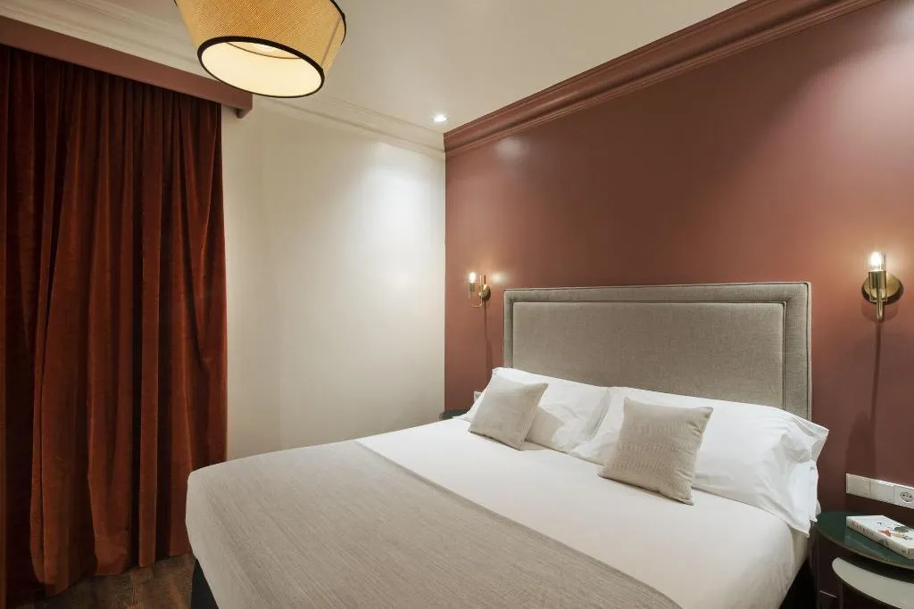 Room, H. Regas, Barcelona