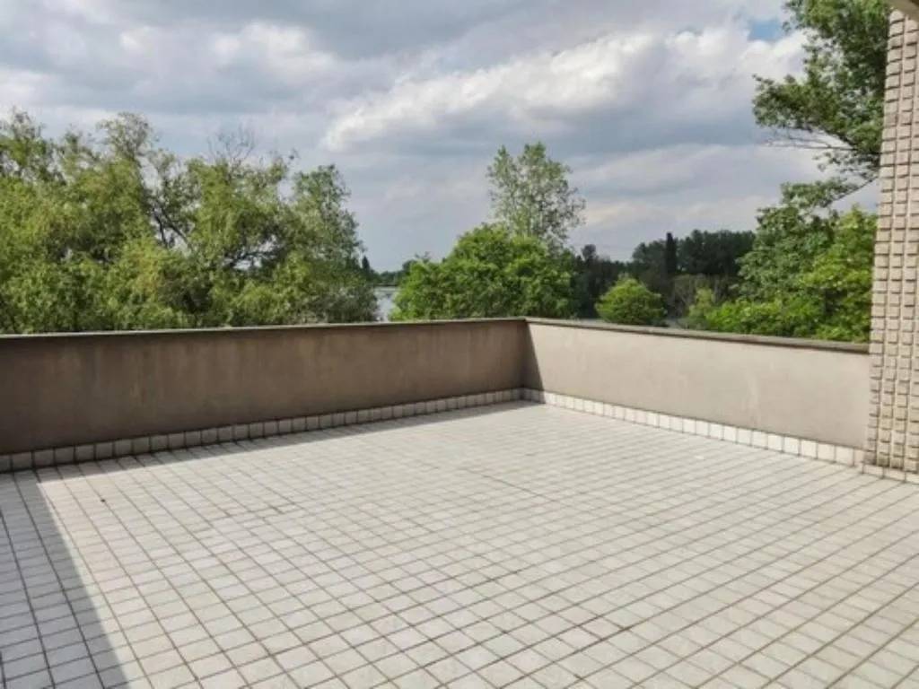 Terrace, iH Hotels Milano Blu Visconti, Milan