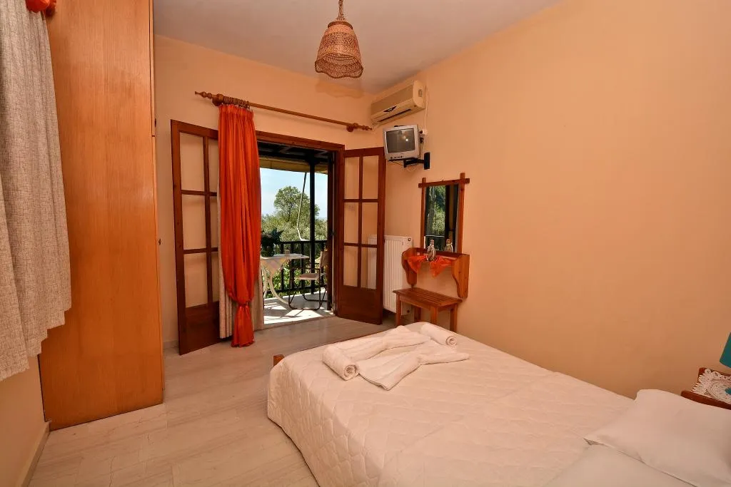 APARTMENT PARTIAL SEA VIEW Room, Nina Apartments, Skiathos
