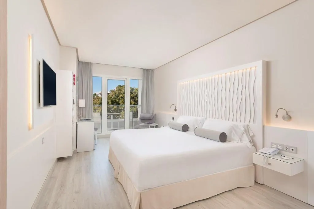 TWIN PARTIAL SEA VIEW Room, Amàre Beach Hotel Marbella, Costa Del Sol