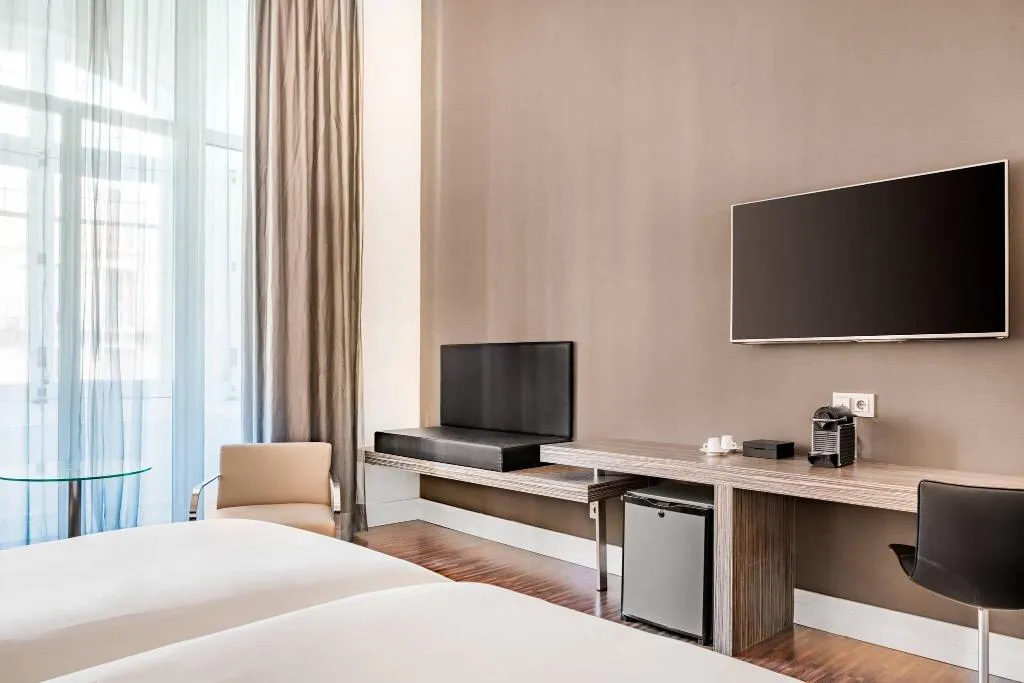 Room, AC Hotel Palacio del Retiro Autograph Collection, Madrid