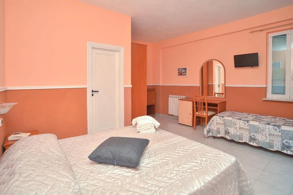 Room, Junior Village, Naples