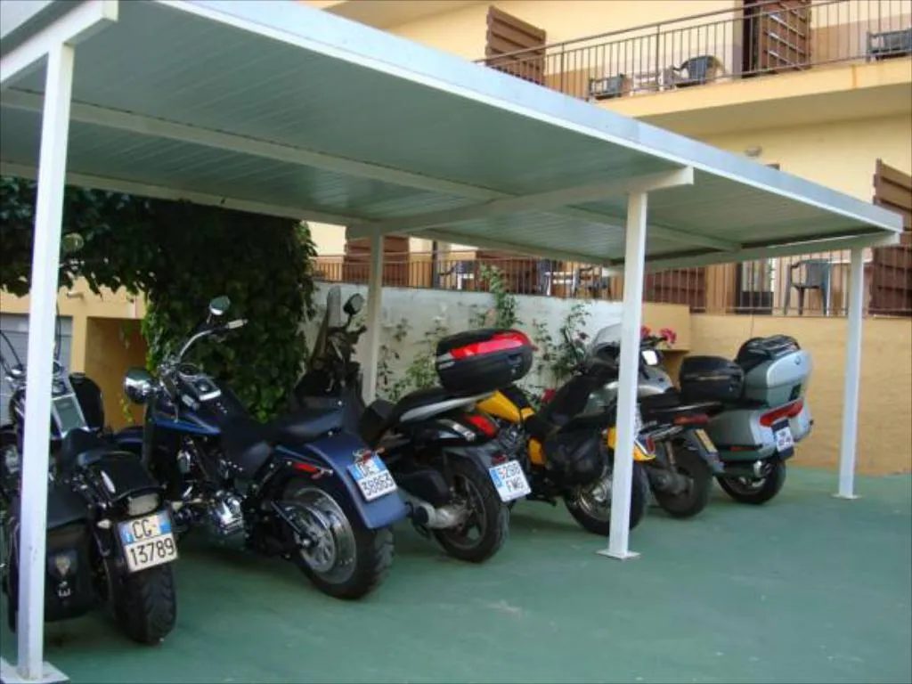 Sports and Entertainment, Univers, Costa Brava