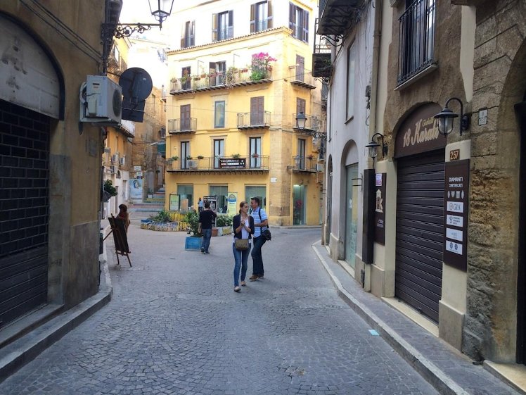 Bed and Breakfast Le Vie D'arte, Catania