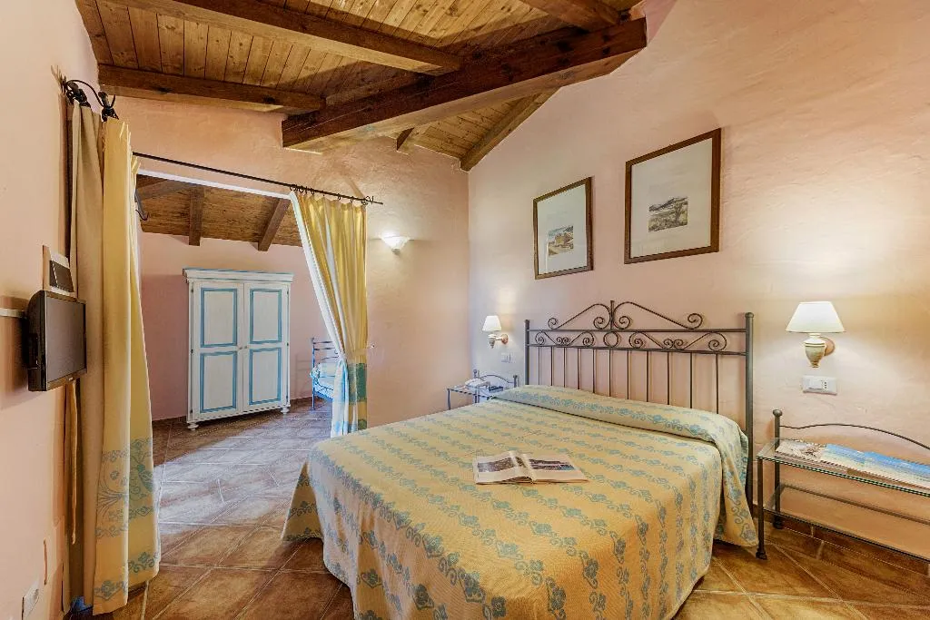 TRIPLE SUPERIOR Room, Colonna Country, Olbia