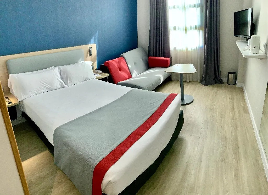 DOUBLE WITH DOUBLE BED Room, Holiday Inn Express Ciudad de las Ciencias, Valencia