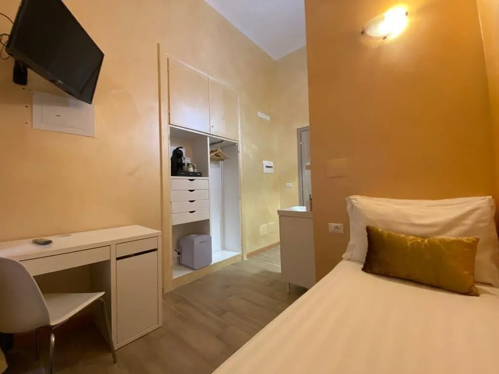 Room, Trinity Luxury Rooms, Rome