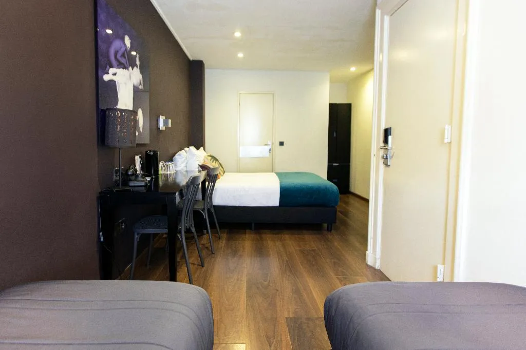 QUADRUPLE STANDARD Room, Quentin Amsterdam Hotel, Amsterdam