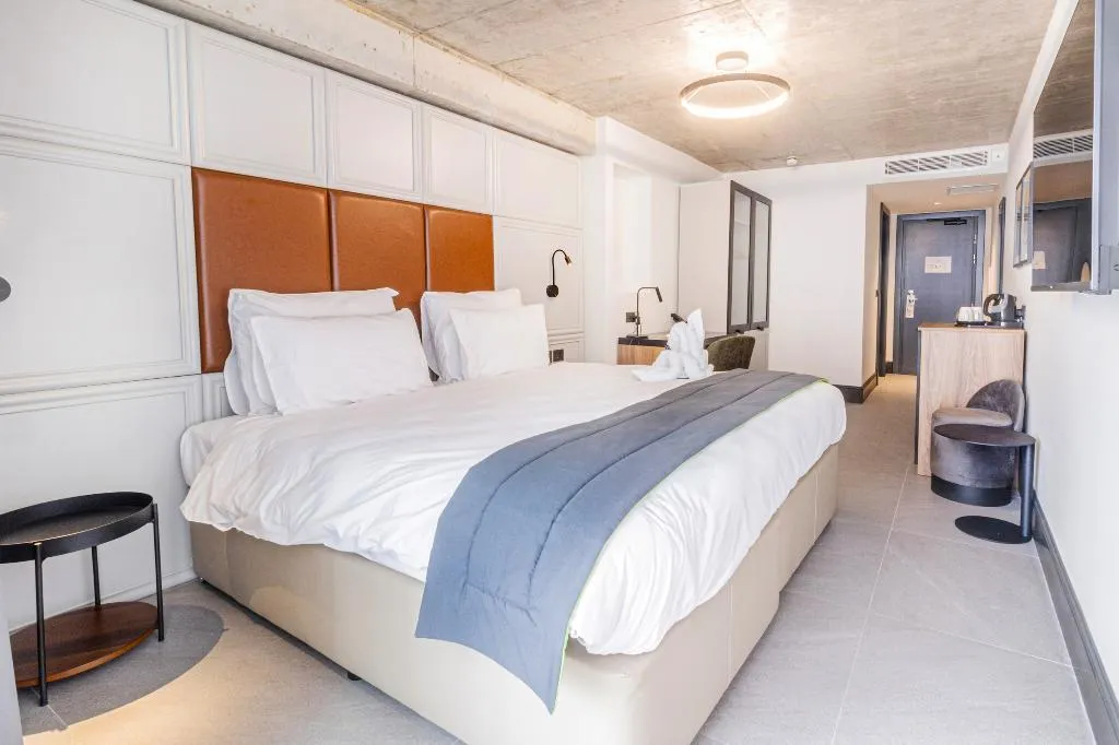 SINGLE SUPERIOR CITY VIEW Room, The Londoner Hotel Sliema, Malta