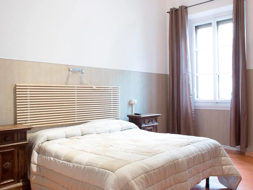 TRIPLE WITH SHARED BATHROOM Room, Loggia Fiorentina, Florence