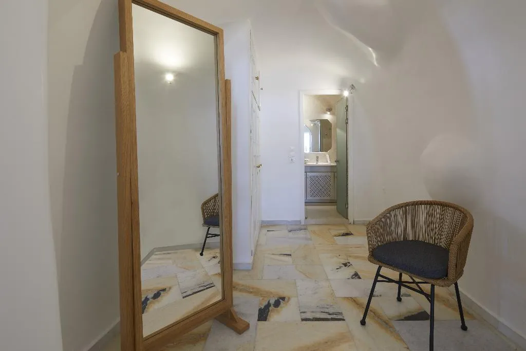 SUITE STANDARD Room, Iliovasilema Hotel & Suites, Santorini