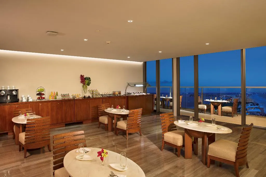 SUITE CLUB OCEAN FRONT Room, Secrets The Vine Cancun, Cancun Area