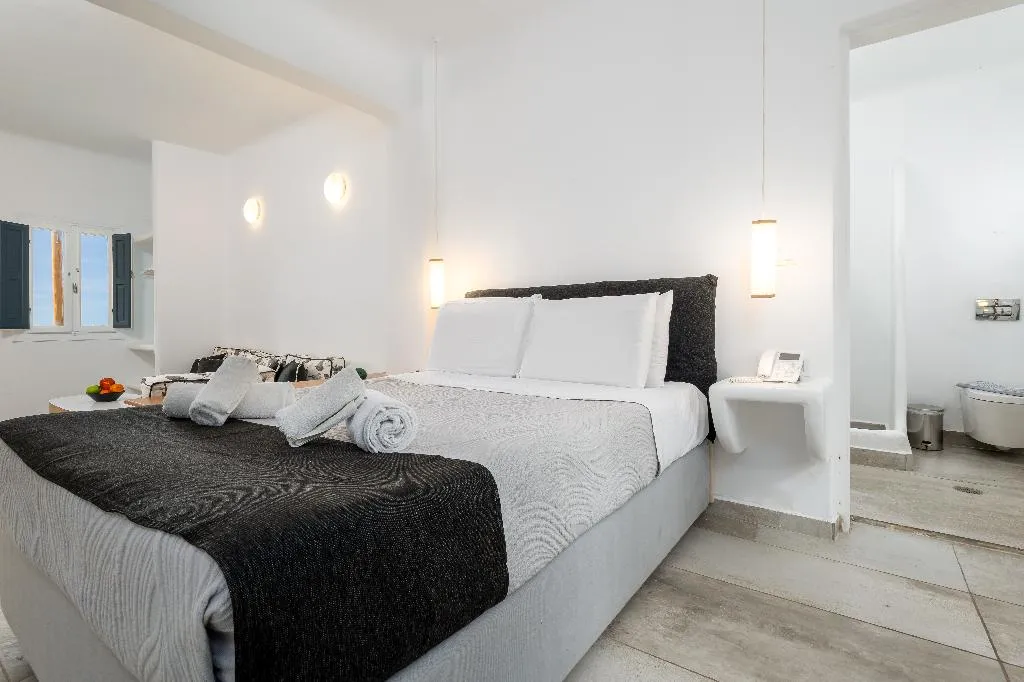 SUITE WITH PRIVATE POOL Room, Amaze Suites, Santorini